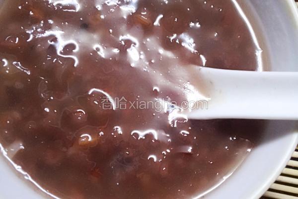 杂米红豆银耳羹