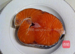 雪菜蒸三文鱼的做法图解1