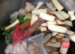 香干回锅肉的做法图解5