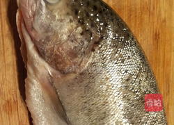 鳟鱼蒸蛋的做法图解1