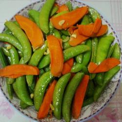 胡萝卜炒甜豆的做法[图]