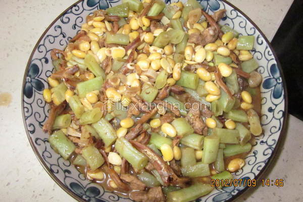 双豆煮咸鱼