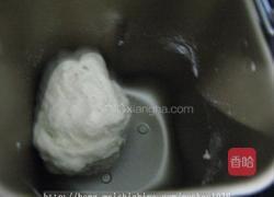 中式点心之肠仔包的做法图解1