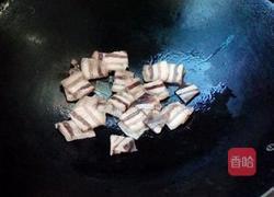 腊肉炒手撕包菜的做法图解3