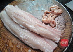 鱼肉香肠的做法图解1