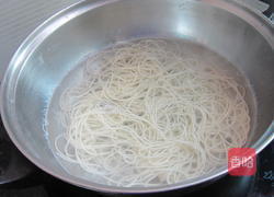 酸菜虾米挂面的做法图解8