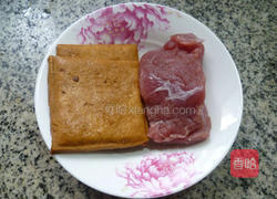 香干里脊肉炒榨菜的做法图解2