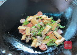 香干火腿炒肉的做法图解7
