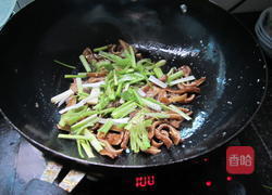 炒猪耳朵的做法图解4