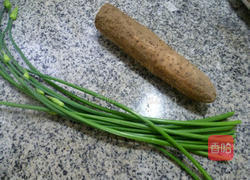 韭菜花炒山药的做法图解1