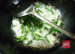 韭菜花炒山药的做法图解8