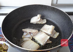 红焖带鱼的做法图解2