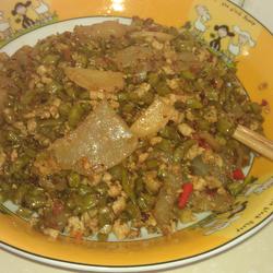 酸豆角炒魔芋豆腐的做法[图]