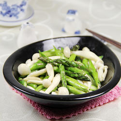 芦笋白玉菇的做法[图]