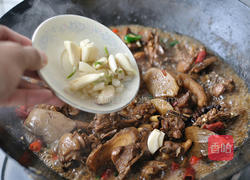 地锅鸡的做法图解14