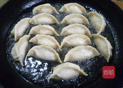 榨菜猪肉馅锅贴的做法图解11