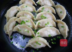 榨菜猪肉馅锅贴的做法图解13