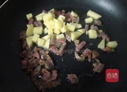 腊肠炒饭的做法图解4