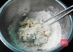 黑椒牛肉脆披萨的做法图解1