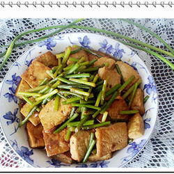 蒜苗烧豆腐的做法[图]