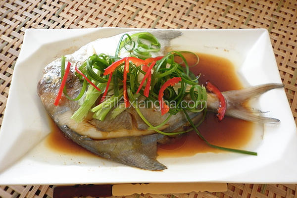 清蒸白鲳鱼