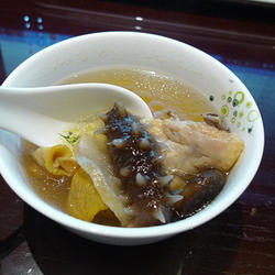 海参炖土鸡的做法[图]