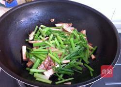 腐乳香芹炒豆干的做法图解7