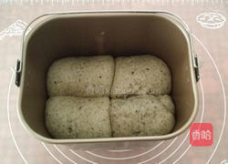 黑芝麻土司面包机的做法图解10