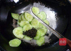 橄榄菜炒青瓜的做法图解6