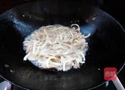 青椒炒平菇的做法图解6