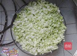 油渣包菜包子的做法图解5