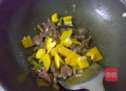 榨菜甜椒牛肉粒的做法图解7