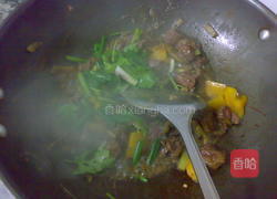 榨菜甜椒牛肉粒的做法图解9