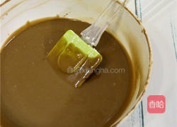 淋面可可草莓卷的做法图解5