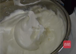 淋面可可草莓卷的做法图解6