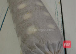 淋面可可草莓卷的做法图解13