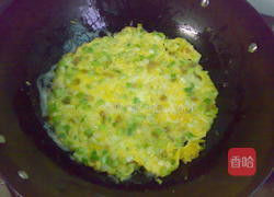 香葱榨菜煎蛋的做法图解7