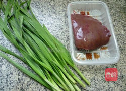 油豆腐炒猪肝的做法图解1