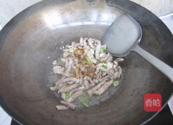 榨菜炒肉丝的做法图解5