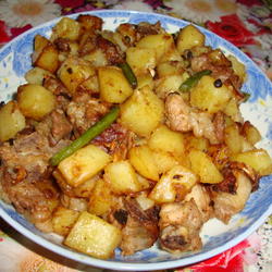 土豆焖排骨的做法[图]