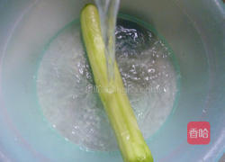 榨菜炒夜开花的做法图解2