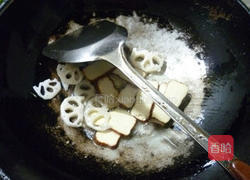 韭菜芽杂炒红肠的做法图解8