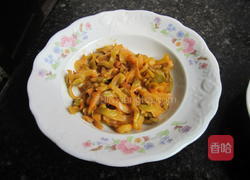 香芹榨菜炒腊肉的做法图解2