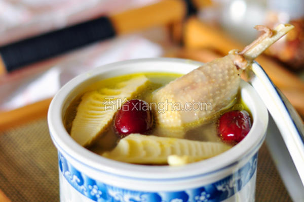 春笋煨土鸡