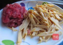 豆干炒肉丝的做法图解1