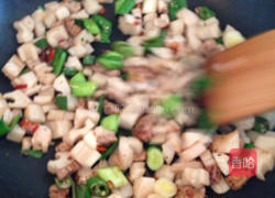 藕丁炒肉的做法图解12