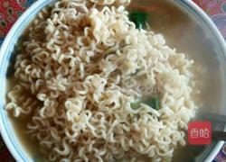 劲辣炒面加鸡肉味泡面的做法图解2