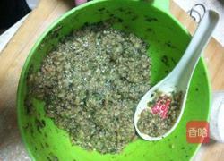 猪肉芹菜馅饼的做法图解3