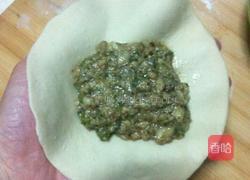 猪肉芹菜馅饼的做法图解4