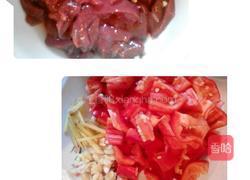 猪肝炒红椒的做法图解1